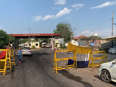 Fronteira com a Bolívia é parcialmente aberta para veículos pequenos