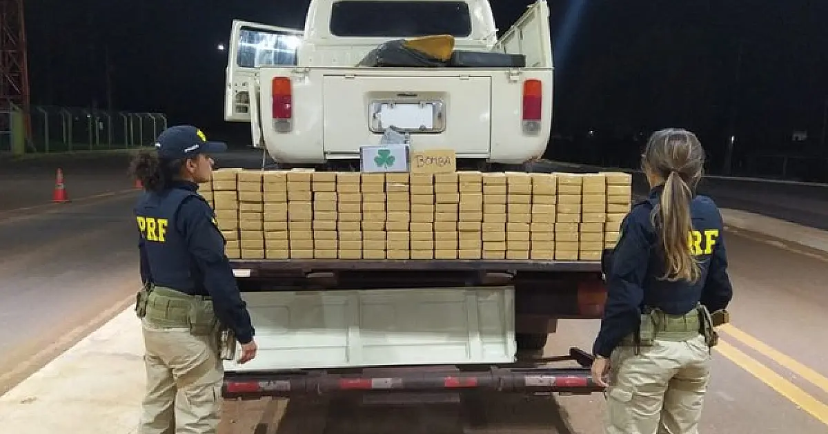 Caminhão guincho transportava Kombi de Corumbá com R$ 20 milhões em cocaína