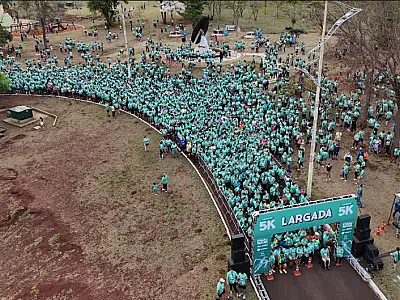 Caminhada de 5 km da Corrida do Pantanal traz histórias de superação e de renovação de casamento