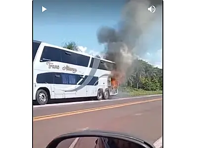 Fogo em ônibus na BR 262 teve inicio pelo motor