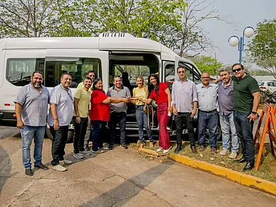 Com van e micro-ônibus, Prefeitura amplia frotas da Assistência Social e da Funec