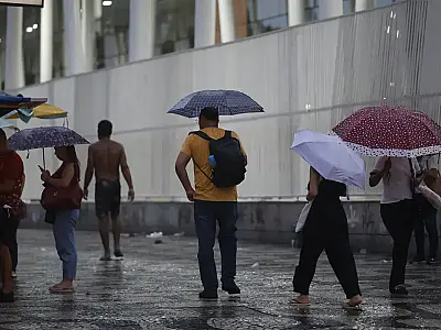 País tem maioria das regiões em alerta para chuvas intensas nesta quarta