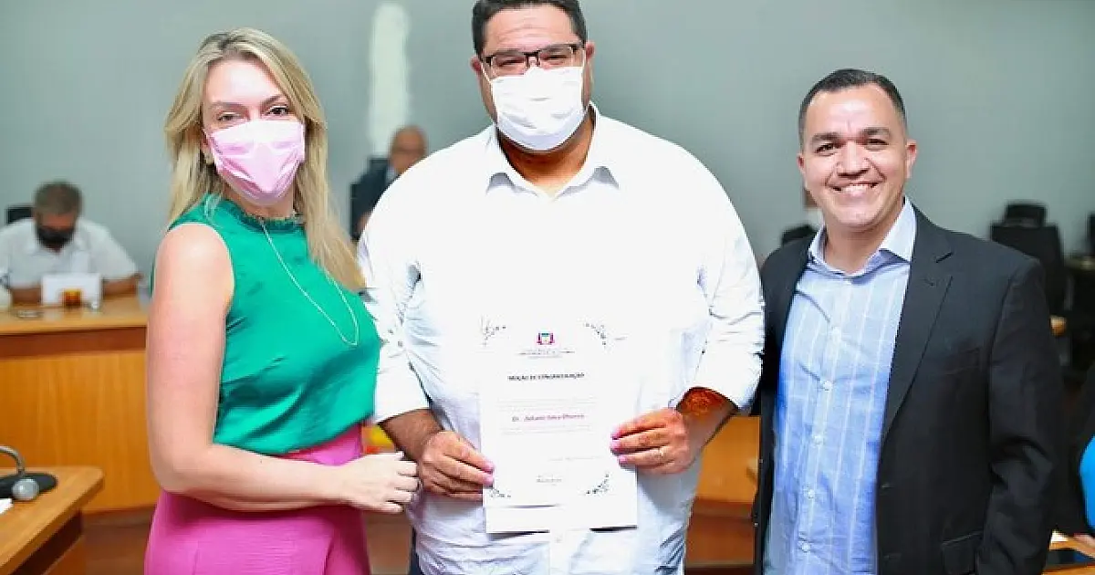 Vereador pede limpeza em via urbana central para eliminar focos de doenças