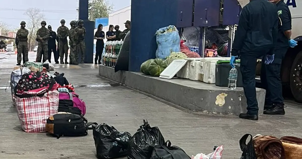 Ação conjunta encontra drogas escondidas em ônibus na fronteira de Corumbá