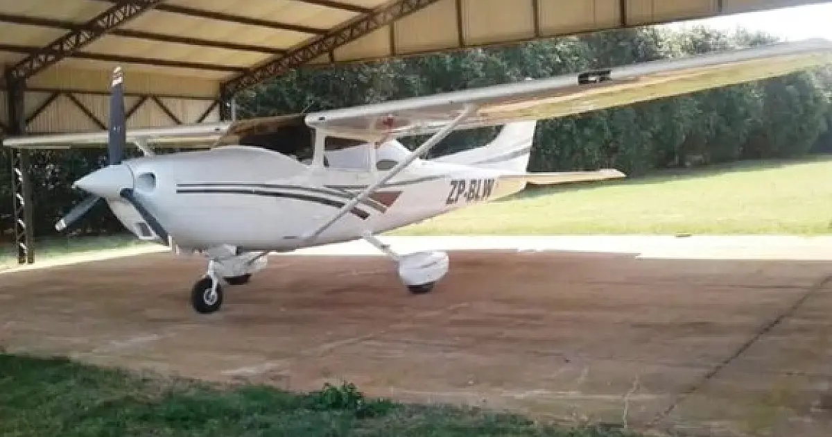Bando invade fazenda, bloqueia sinal de celular e rouba avião na fronteira