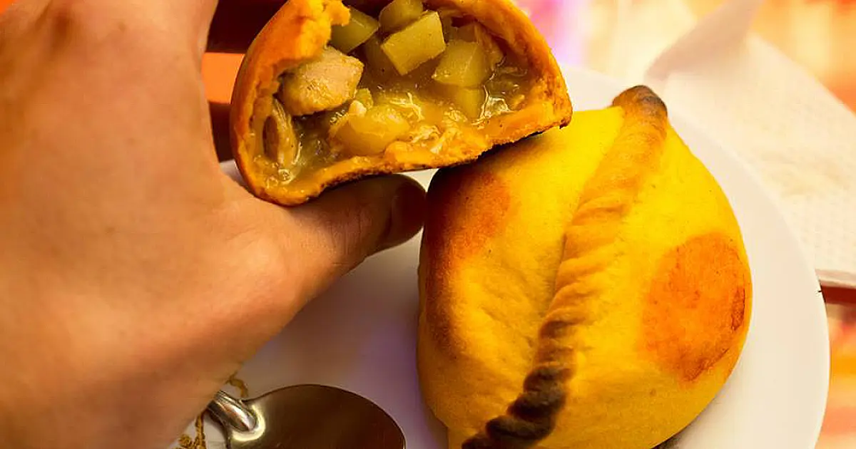 Saltenha é laço culinário que integra as culturas de Corumbá e Bolívia