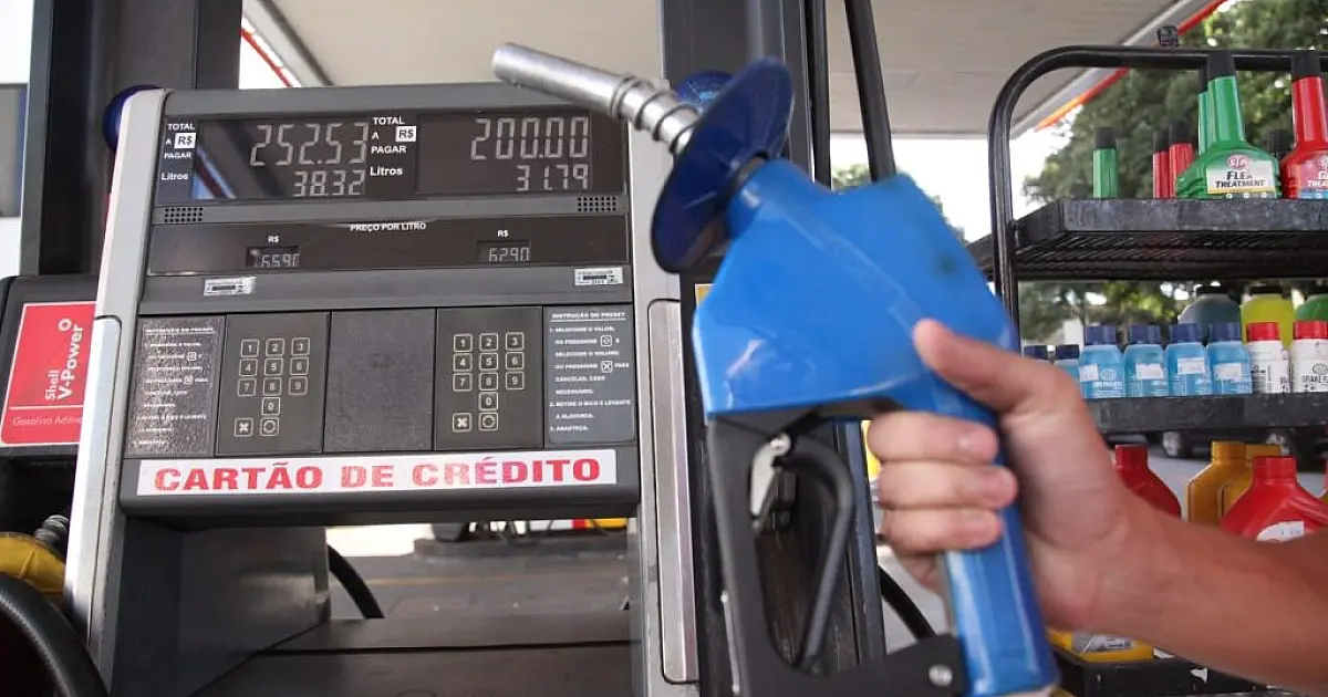 Reinaldo reduz ICMS e litro de álcool fica R$ 0,24 mais barato em MS