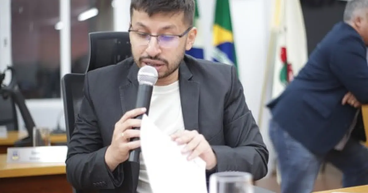 Vereador pede remoção de semáforos desativados na Colombo para atender outros cruzamentos