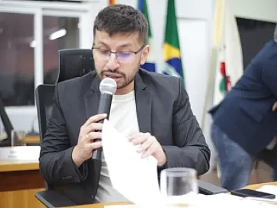 Vereador pede remoção de semáforos desativados na Colombo para atender outros cruzamentos