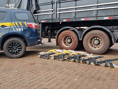 Caminhão que saiu de Corumbá é flagrado com cinco fuzis e 46 Kg de cocaína