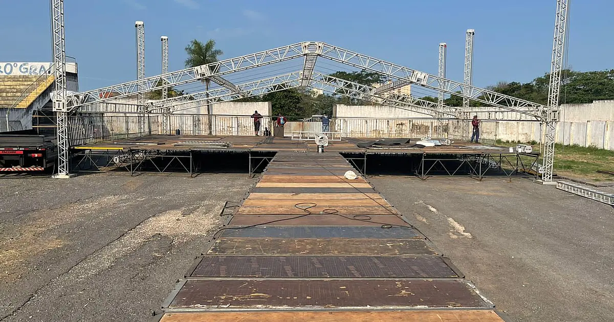 Estrutura para show de Maiara & Maraísa está 80% montada no Arthur Marinho