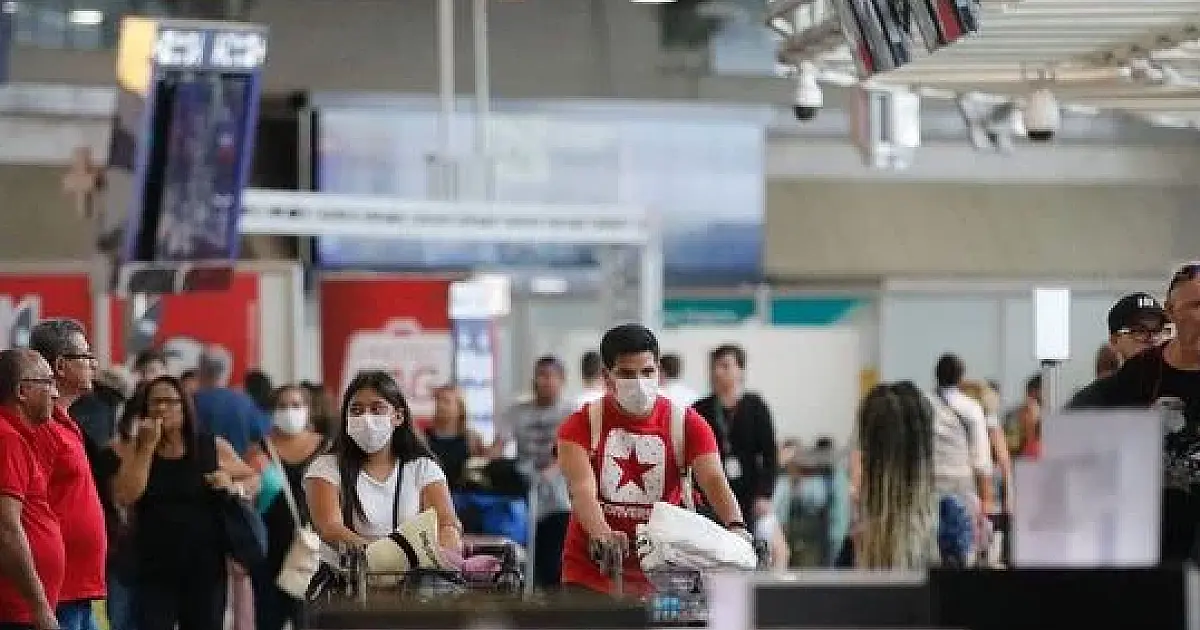 Anvisa aprova volta do uso de máscaras em aviões e aeroportos