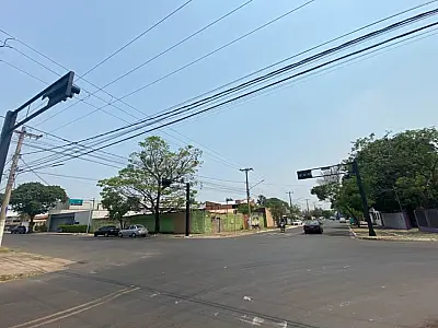 Semáforos em instalação nas ruas Colombo e Cabral exige atenção dos condutores e pedestres