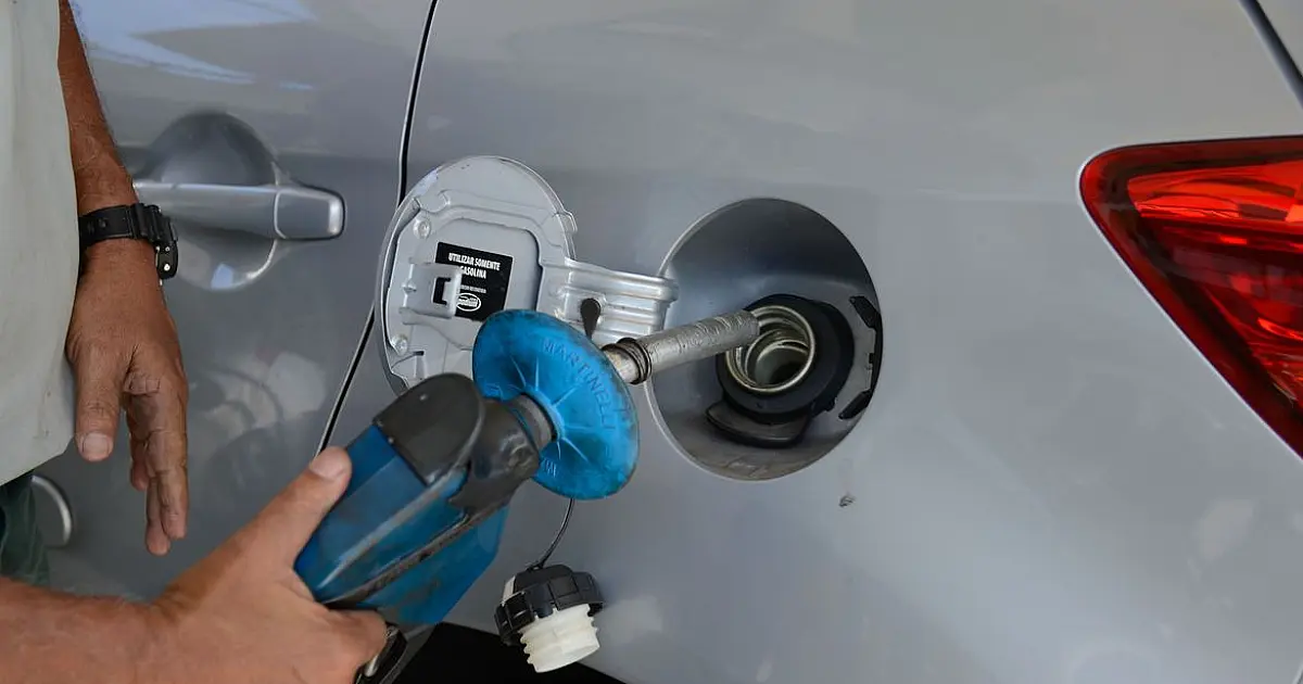 Petrobras reajusta em 7,12% preço da gasolina para distribuidoras