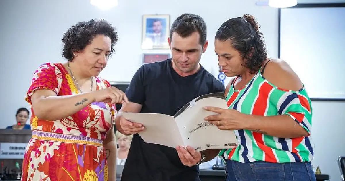 Governo beneficia 189 famílias com títulos de regularização fundiária no interior