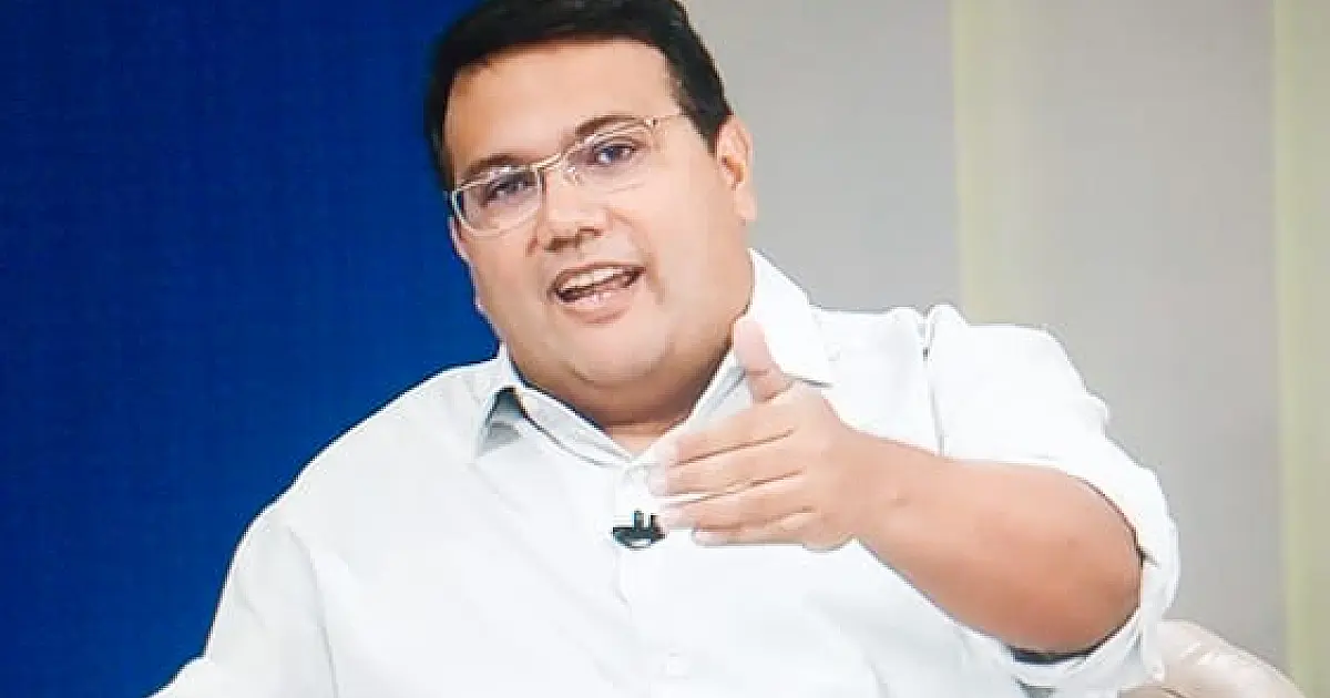 Empresa vencedora da PPP de iluminação pública está incomunicável, diz prefeito Gabriel Oliveira