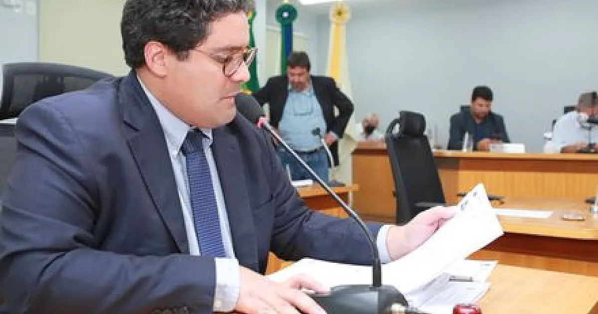 Vereador aponta precariedades e pede por melhorias para cidade