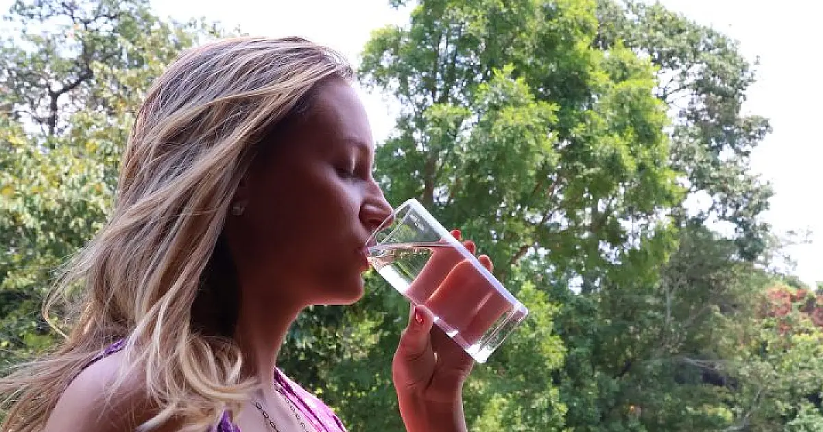 Não espere a sede apertar: beber água e alimentação leve ajudam a encarar o calorão em MS