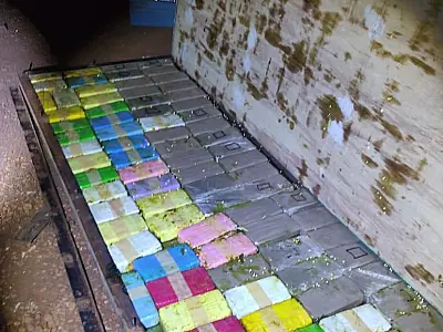 PF apreende 168 kg de cocaína escondidas em botijão de ar de caminhão