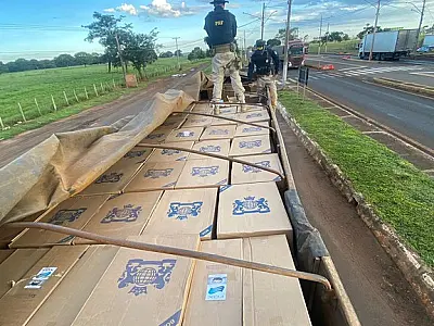 Caminhoneiro é preso com 250 mil maços de cigarro que seguiam de MS para MT