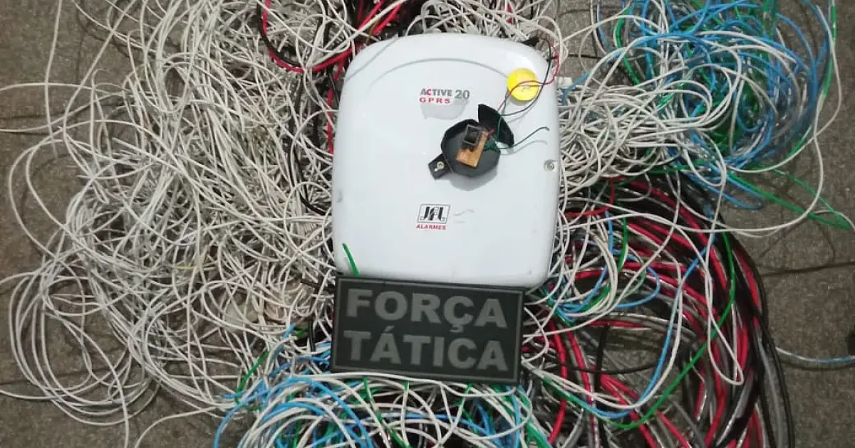 Homem é preso por furto de fios de cobre na Rua Edu Rocha