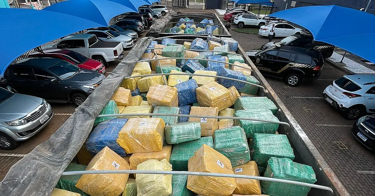 Caminhão com 19 toneladas de maconha é apreendido na divisa de MS com Paraná