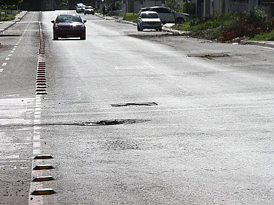 Prefeitura diz que vai consertar rua Cabral e cobrará reembolso judicialmente