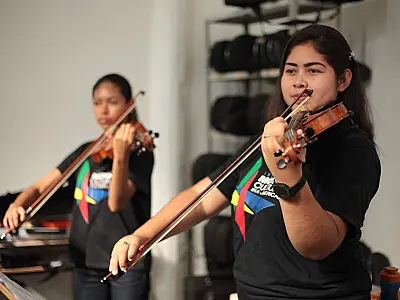 Musicista de MS é selecionada para universidade da Ong Gerando Falcões