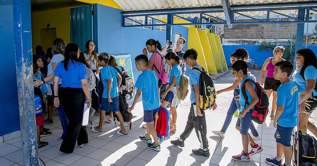 Alunos da rede pública municipal de Corumbá voltam às aulas sem celular