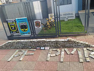Caminhão é flagrado com 279 quilos de cloridrato de cocaína