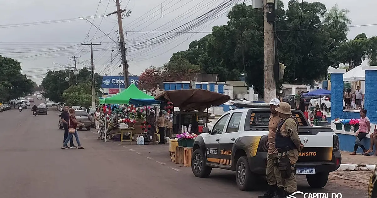 Dia de Finados movimenta cemitérios em Corumbá