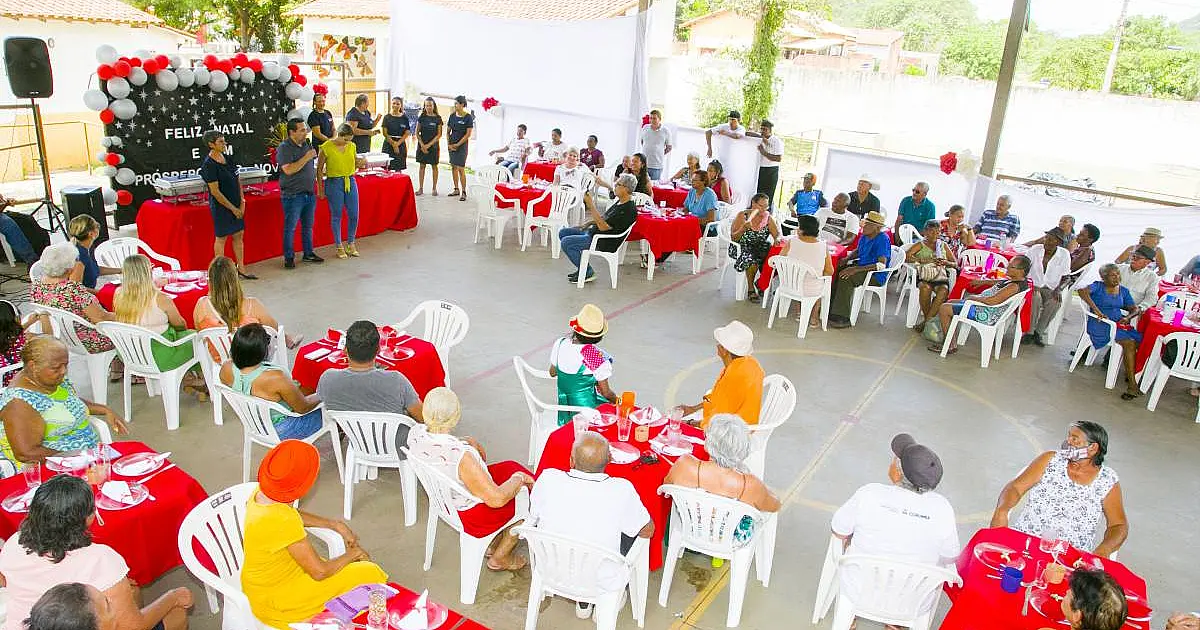 Baile de salão celebra o final de ano no Centro de Convivência dos Idosos