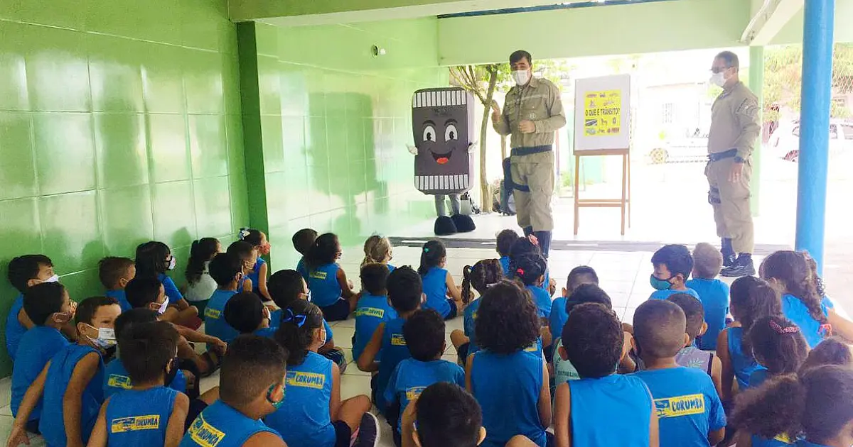 Alunos do Cemei Estrelinha Verde participam de ação educativa sobre o trânsito