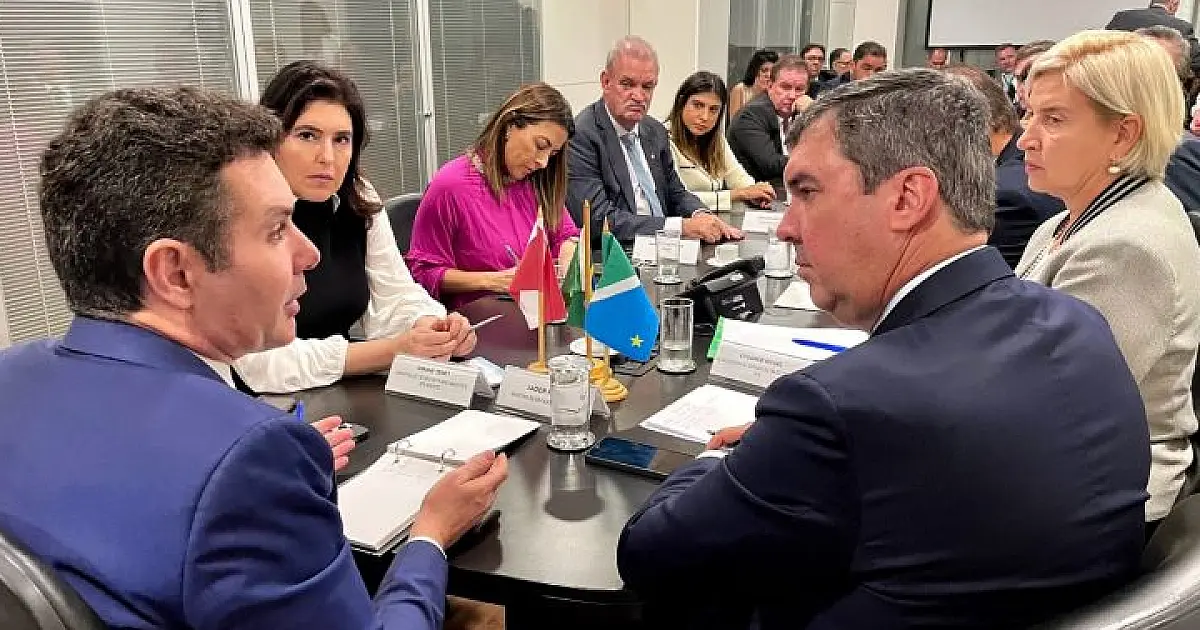 Riedel sai esperançoso de reunião com governo federal sobre habitação