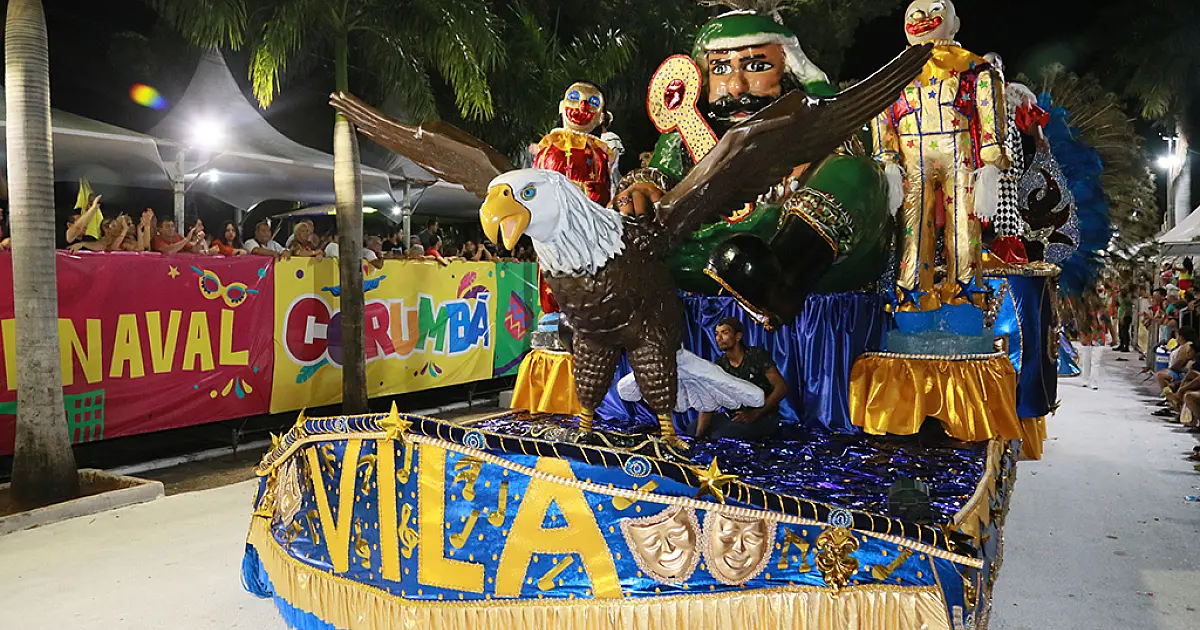 Vila Mamona encerra desfiles de 2023 com homenagem a obra de Azzis Iunes