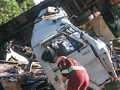 Ninguém sobreviveu a acidente na BR-163 e polícia busca 6ª vítima, diz delegado