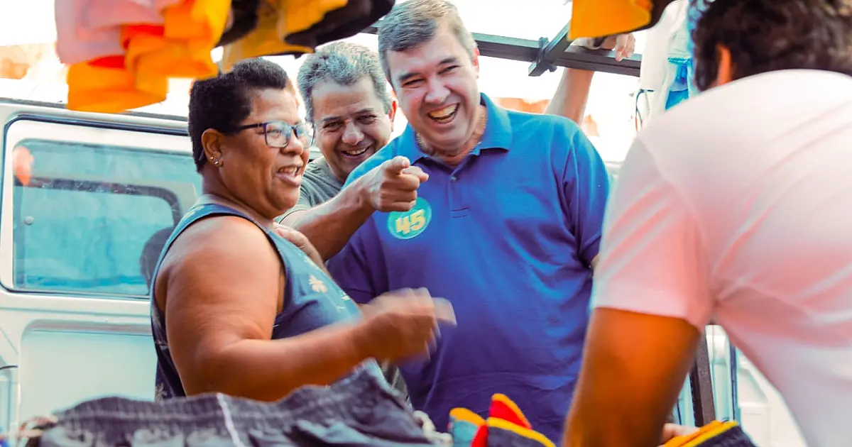 Riedel conversa com moradores do Coophasul e diz que fará uma gestão voltada às pessoas