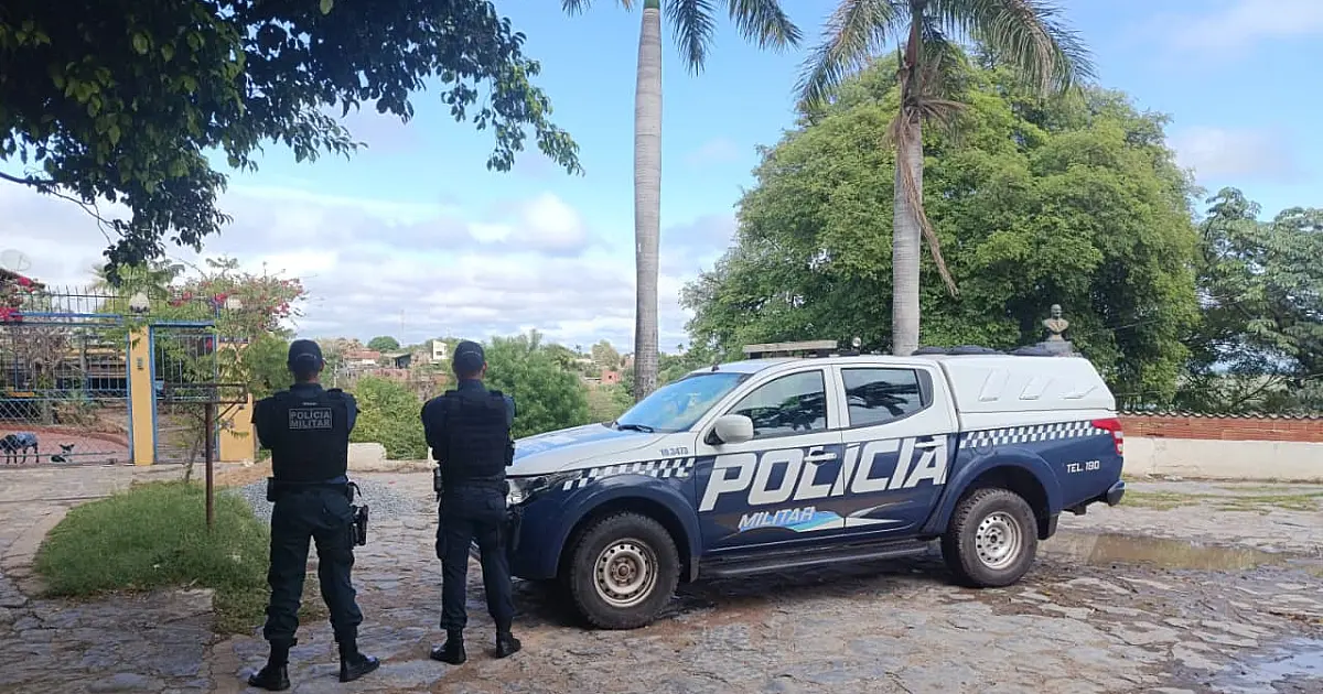Mulher tem roupas rasgadas e homem sofre lesões em briga no bairro Maria Leite