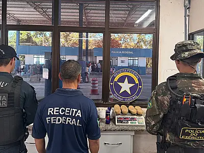 Seis são presos e 9kg de cocaína são apreendidos em ônibus clandestino na fronteira