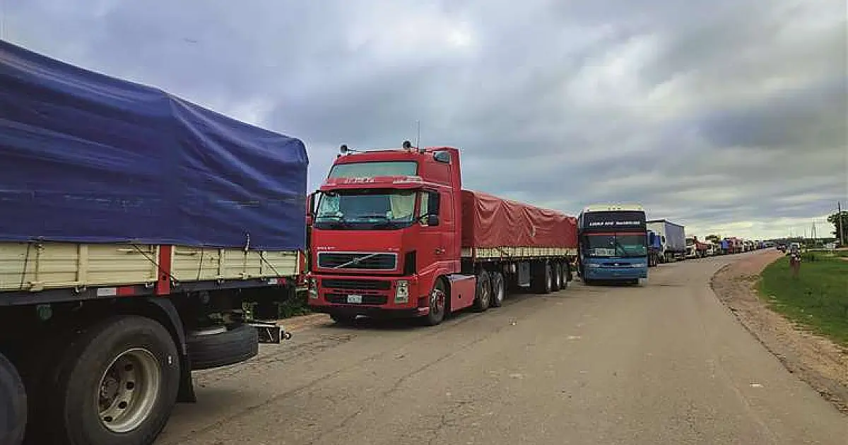 Protestos na Bolívia já afetam o fluxo de caminhões na fronteira com Corumbá