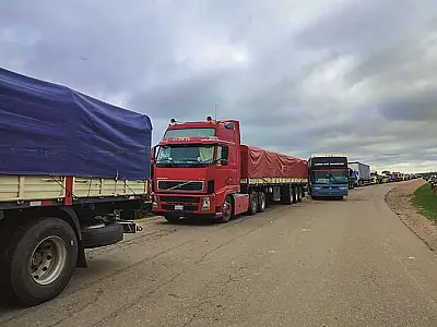 Protestos na Bolívia já afetam o fluxo de caminhões na fronteira com Corumbá