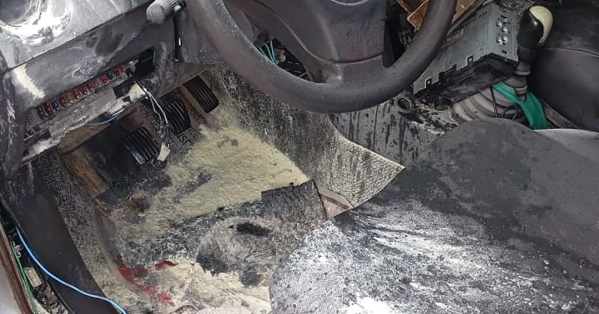 Carro é encontrado em chamas no bairro Dom Bosco