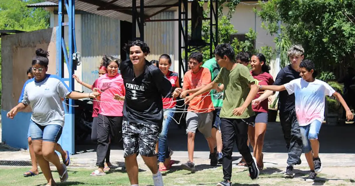 Colônia de férias da Cidade Dom Bosco tira adolescentes e jovens da frente do celular