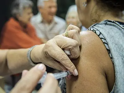 Corumbá disponibiliza 11 pontos de vacinação e apenas um funciona o dia todo