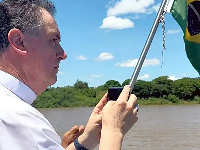 Cardeal revive trajeto dos salesianos no rio Paraguai e fica encantado com Pantanal