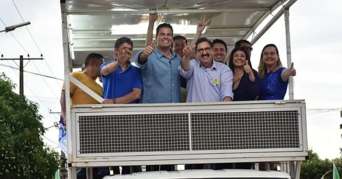 Apresentador Ratinho participa de carreata em apoio à Contar