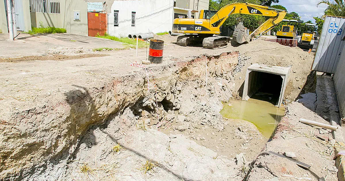 Obras de drenagem avançam na rua América