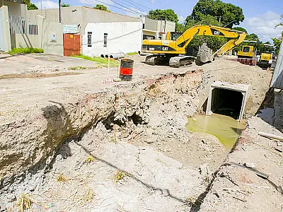 Obras de drenagem avançam na rua América