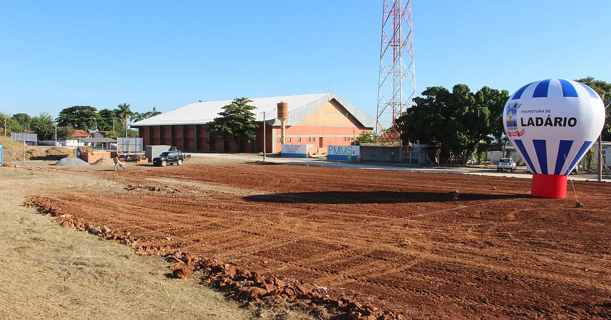 Ladário inicia obras de Praça Esportiva no valor de R$ 751 milhões