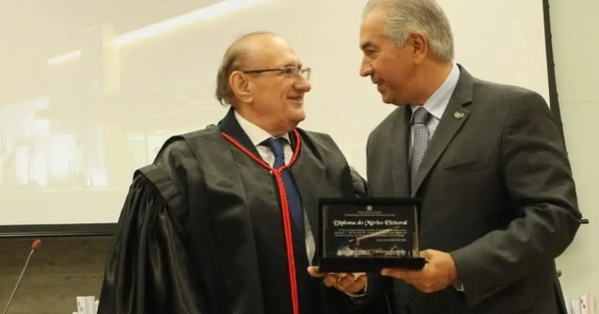 Azambuja recebe maior honraria da Justiça Eleitoral de Mato Grosso do Sul